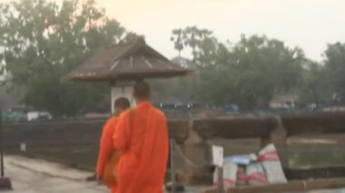 Kamboçya 'daki tapınak ve keşişler