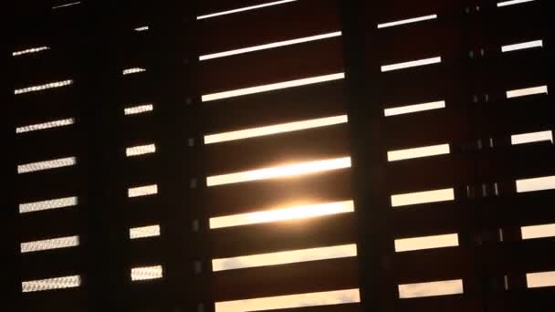 太陽がカーテンを照らす — ストック動画