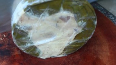 Ekmeği kesmek için bıçak.