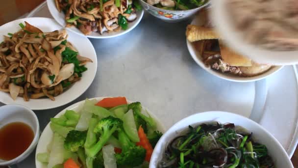 Γεύματα Στο Βιετνάμ Νέο Έτος — Αρχείο Βίντεο