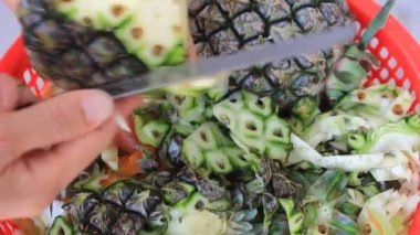 kadın soyma ananas, vietnam