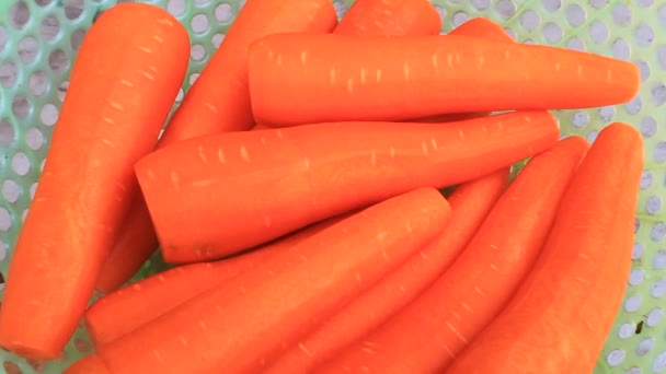 在篮子里的胡萝卜 — 图库视频影像