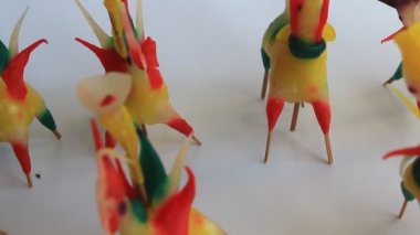tohe, Vietnam renkli pirinç toz tarafından yapılan geleneksel oyuncaklar