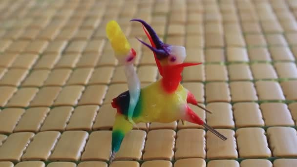 Tohe, i giocattoli tradizionali in Vietnam realizzati con polvere di riso colorato — Video Stock