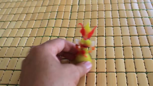 Tohe, os brinquedos tradicionais no Vietnã feitos com arroz em pó colorido — Vídeo de Stock