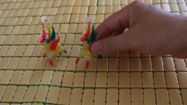 Tohe, a hagyományos játékok, színes rizs por tett Vietnamban — Stock videók