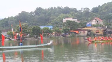 Asyalı insanlar tekne baş dragon