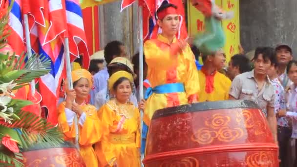 Gente asistió al festival tradicional — Vídeo de stock