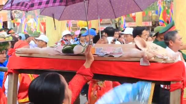 Gente asistió al festival tradicional — Vídeo de stock