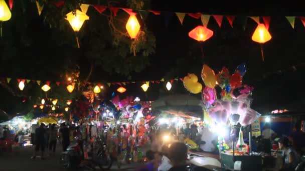 Schwimmende Laterne beim traditionellen Fest, Vietnam — Stockvideo