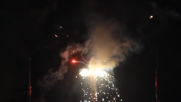 Vuurwerk in een traditionele festival, vietnam — Stockvideo