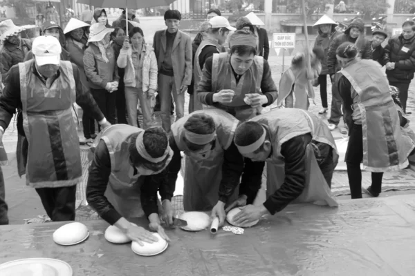 People exam to make round sticky rice cake — Stock Photo, Image