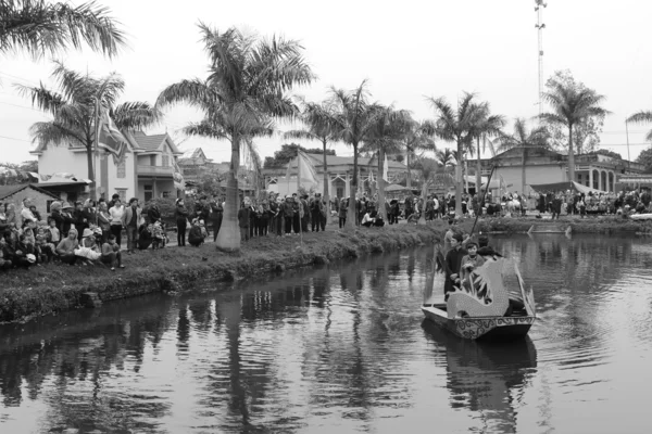 アジア グループ歌う民謡の民俗祭り — ストック写真