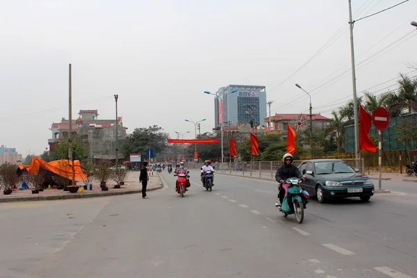 HAI DUONG, VIETNAM, 4 de agosto: tráfico nas ruas do Vietnã — Fotografia de Stock