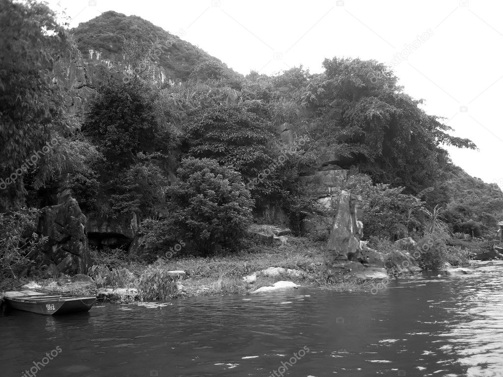 Landscape with boat, moutain and river, Trang An, Ninh Binh, Vie