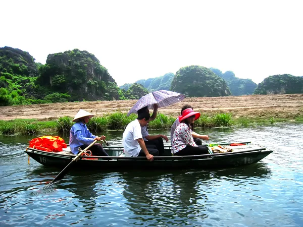 Неопознанные туристы в Чанг Ане — стоковое фото
