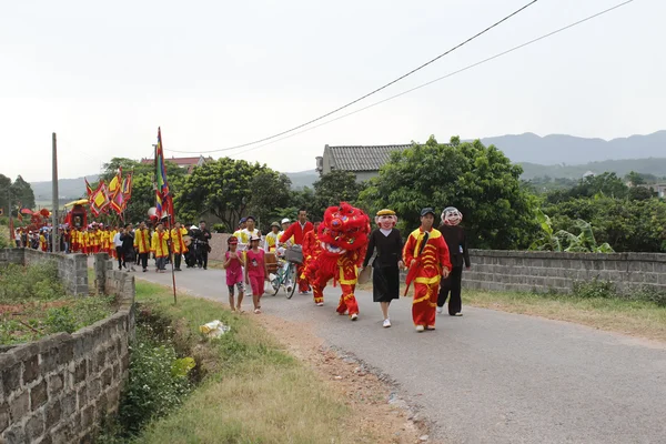 Lidé se zúčastnili tradiční festival — Stock fotografie