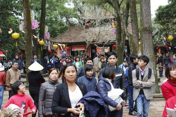 Pessoas assistiram festival tradicional — Fotografia de Stock