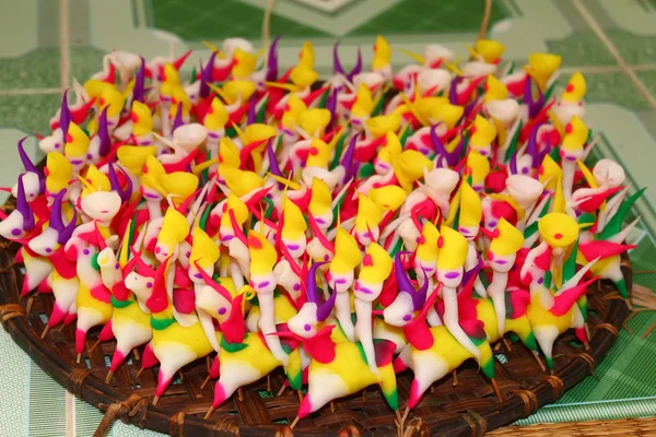 Tohe, os brinquedos tradicionais no Vietnã feitos com arroz em pó colorido — Fotografia de Stock