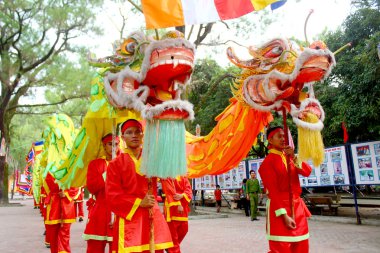 Hai Duong, Vietnam, Eylül, 10: Asya insanlar dans grubu