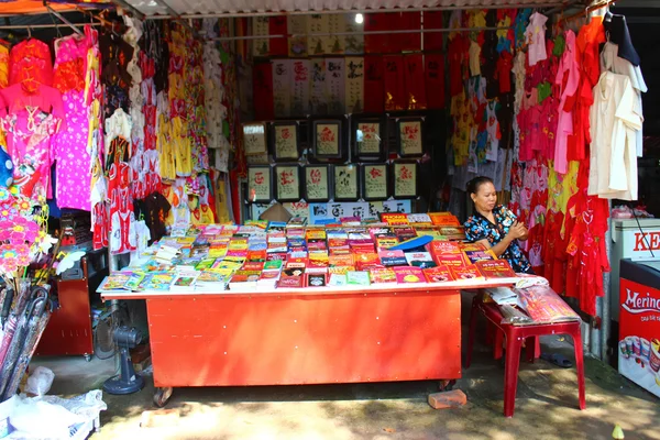 Hai Duong, Vietnam, 6 September: Mensen verkopen goed op Septemb — Stockfoto