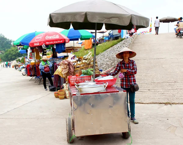 Hai Duong, Vietnam, Eylül, 8: Septemb iyi satan insanlar — Stok fotoğraf