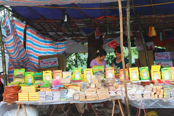 Hai Duong, Vietnam, szeptember, 8: Emberek eladási jó a Septemb — Stock Fotó