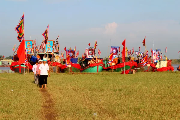 HAI DUONG, VIETNAM, SYYSKUU, 10: Perinteinen vene — kuvapankkivalokuva