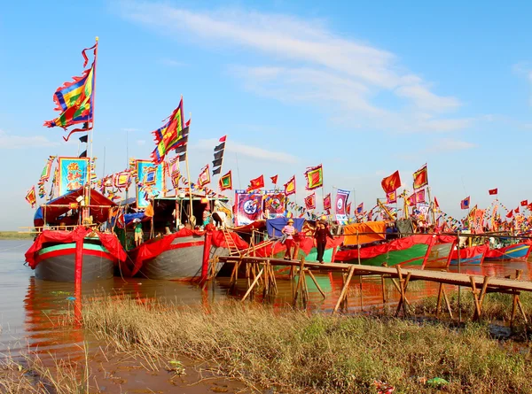 Realizado barco tradicional en —  Fotos de Stock