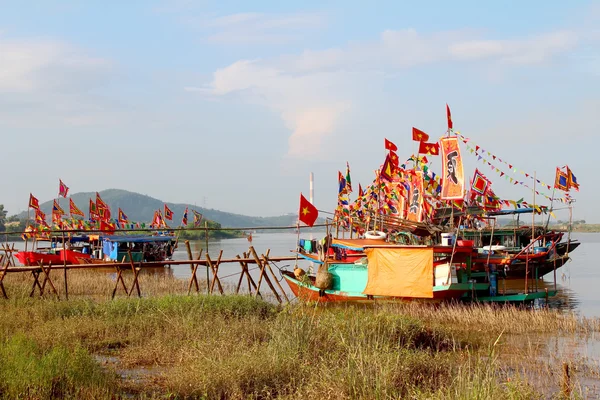 Performed traditional boat on — Stock Photo, Image