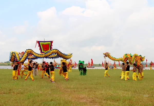 Gruppo di asiatici danza — Foto Stock