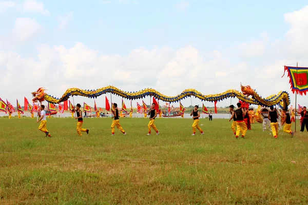 集团的亚洲人舞蹈 — 图库照片