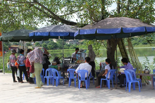 Hai Duong, Vietnam, September, 10: Mensen verkopen goed op Septem — Stockfoto