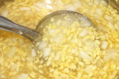 Çin mutfağı, Mısır ve domuz eti krem sos 