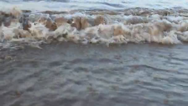 vagues sur la plage