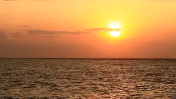 Tramonto sulla spiaggia — Video Stock