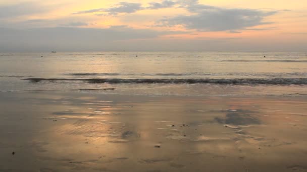 Sunrise on the beach — Stock Video