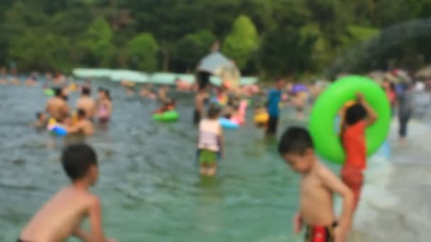 Hanoi, Vietnam, May, 1, 2015: People bathing in pool — Stock Video