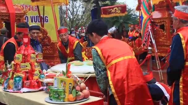 Haiduong, Vietnam, March, 13, 2015, group of people attending traditional festivals — Stock Video