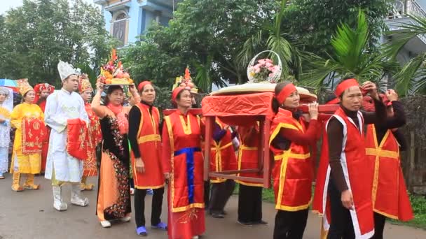 Haiduong, В'єтнам, 13 березня 2015 року група людей, які відвідують традиційні фестивалі — стокове відео