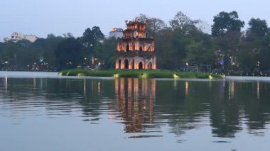 Hoan Kiem Gölü kaplumbağa Kulesi, Hanoi, Vietnam sembolü