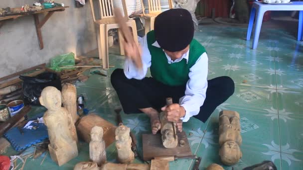 Hai Duong, Vietnam, hantverkare och vatten dockteater i Vietnam — Stockvideo