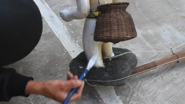 HAI DUONG, VIETNAM, ремесленники и куклы воды во Вьетнаме — стоковое видео