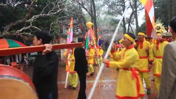 HAI DUONG, VIETNAM, 5 marzo 2015: la gente ha partecipato al tradizionale festival — Video Stock