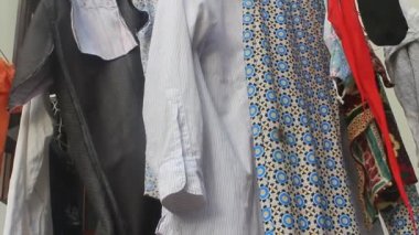 Gecekondu kalbinde kurumaya takılıyorum giyim