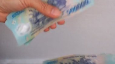 Parayı say