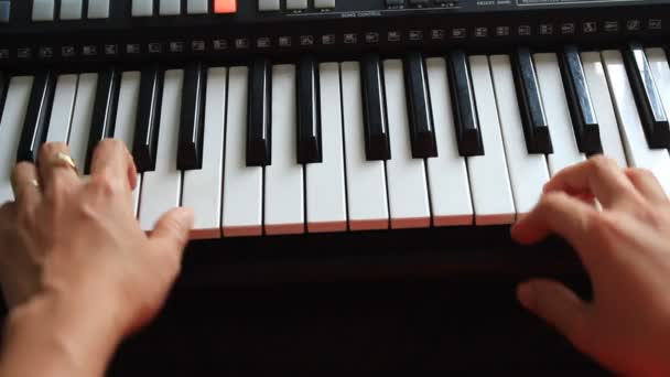 Teacher  playing the organ, Asia — Stock Video