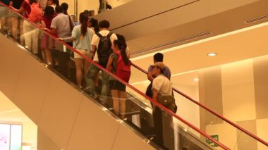 İnsanlar süpermarketler