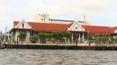 Bangkok, Tayland, 17 Temmuz 2015: Chao Phraya Nehri üzerinde bir tekne turist seyahat