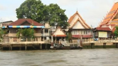 Bangkok, Tayland, 17 Temmuz 2015: Chao Phraya Nehri üzerinde bir tekne turist seyahat
